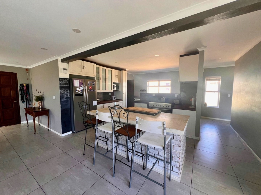 4 Bedroom Property for Sale in Country Club Western Cape